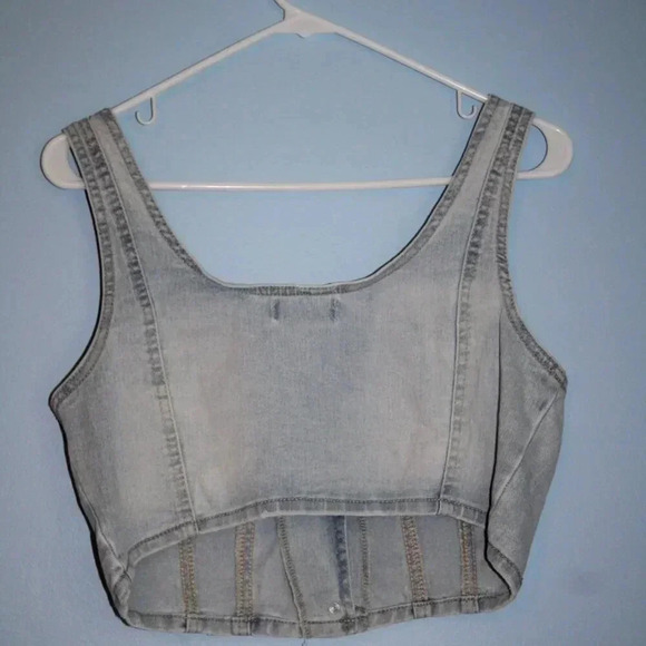 Vanilla Star NWOT Button Front Cropped Jean Tank Top Size Medium - Picture 11 of 16